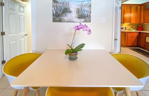 Enchanted Lake Apartment | Inviting Kailua Hale: 1 Bedroom with Spa & Breakfast