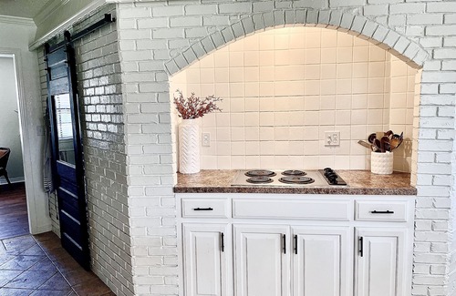 Sapulpa House | Elegant King Suite with Private Pool Near Tulsa - 10/10 Rating!