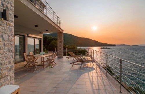 Cove Tri Zala (Zrnovo) Villa | Villa Korcula Waterfront: 4-Star Oceanfront Getaway