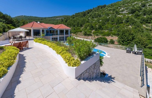 Blato Villa | Elegant Villa Karbuni Deluxe with Private Pool & Sea Views