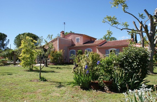 Saint-Paul-en-Foret Villa | Idyllic Villa Retreat with Pool, 30 Mins from the Sea