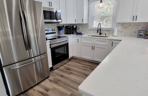 Quail Ridge House | Idyllic Lake Front Retreat with Pool & Spa, 10/10 Rating