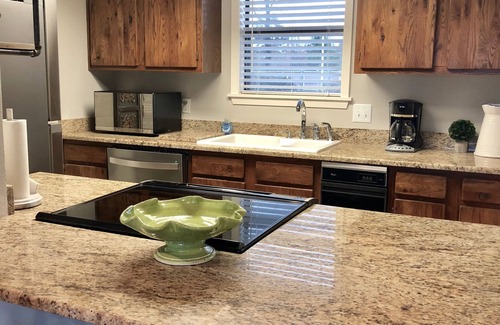 Lake Hamilton Condo | Idyllic Lake Hamilton Condo with Boat Slip & Pool Access