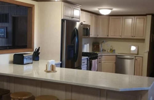 Juneau House | Tranquil Lake House Getaway with Pool and Ocean Views