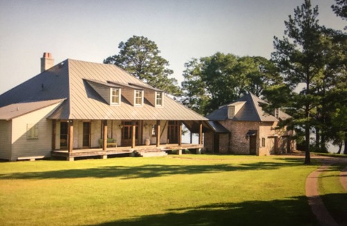 Verda House | Idyllic Lake House Cabin Getaway for Your Perfect Retreat