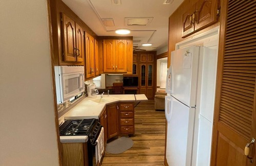 Sebring House | Inviting Lake Josephine Home with Complimentary Breakfast