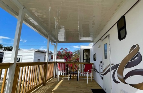 Sebring House | Inviting Lake Josephine Home with Complimentary Breakfast