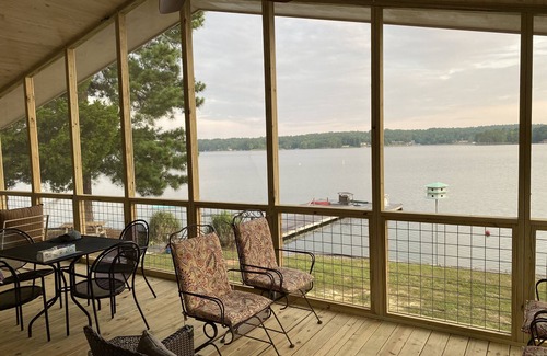 Jacksons' Gap House | Elevate Your Escape: Book Now for Oceanview Bliss!