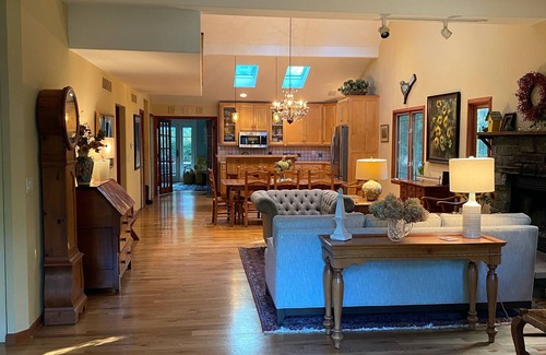 Union Pier Cottage | Serene Lake Michigan Getaway with Oceanfront Views