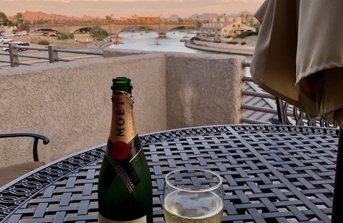 Lake Havasu City Condo | Lakefront Condo with Pool & Ocean View - Rated 9.8/10!