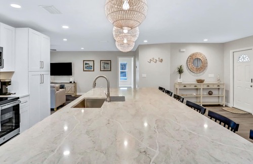 Kings Lake House | Beautiful lake-view home with screened lanai, private pool & W/D