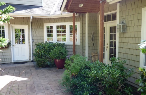 Silver Beach House | Lake-View Retreat: Gourmet Kitchen & Spa Amenities Await