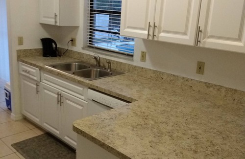 Morgan Point Villa | Scenic Lake View Villa with Private Pool & Breakfast