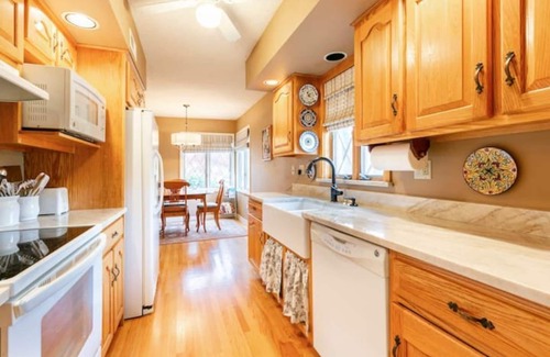 New Fairfield House | Top-Rated Lakefront Retreat with Pool and Spa Amenities