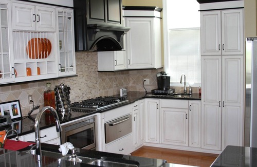 Albert Lea House | Lakefront Retreat with Pool and Breakfast, Rated 10/10