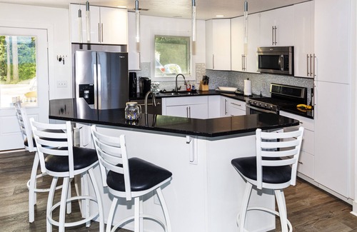 Glenn Haven Shores House | Scenic Lakefront Retreat with Private Beach Access