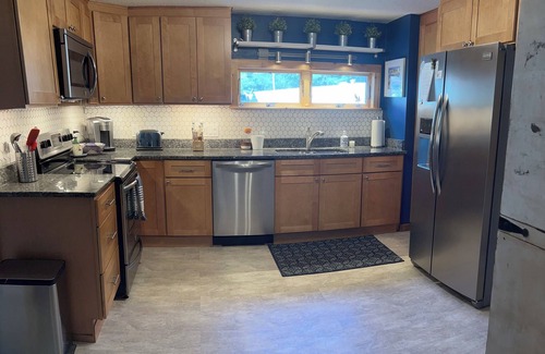 Coventry House | Perfect Lakehouse Getaway: Pet Friendly & Ocean View