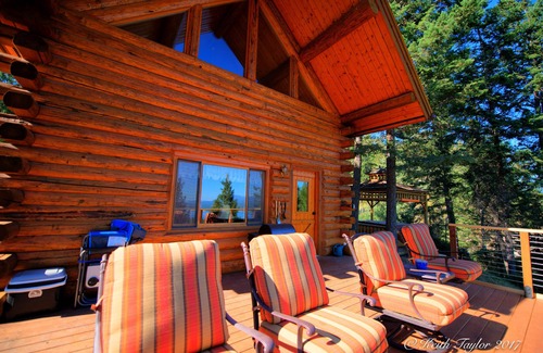 Rexford House | Lakeview Log Home with Private Spa & Perfect Guest Rating