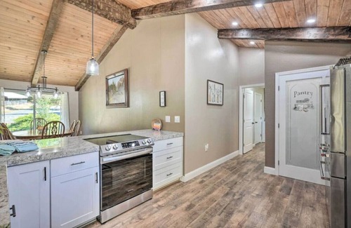 Glencoe Cabin | Spacious Ski Retreat with Wine Tasting & Top Amenities