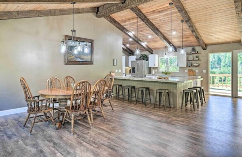 Glencoe Cabin | Spacious Ski Retreat with Wine Tasting & Top Amenities