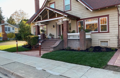 Civic Center Apartment | Garden Level Studio with Kitchen - Rated 10/10 by Guests