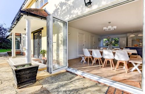 Felpham House | Spacious Beach House Retreat with Pool and Ocean Views