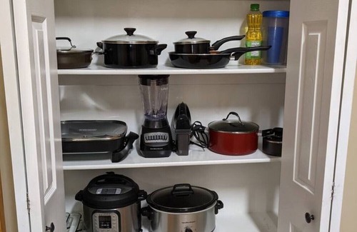 Layton House | Guest Rated: 10/10 Home with Kitchen & Breakfast Included
