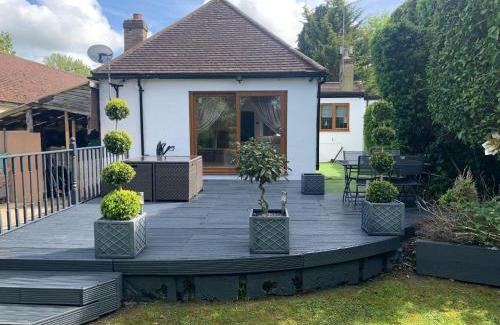 West Kingsdown Apartment | Cozy Bungalow with Indoor Fireplace & Pet-Friendly Stay