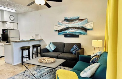 Lago Vista Apartment | Beautiful Living at Island on Lake Travis