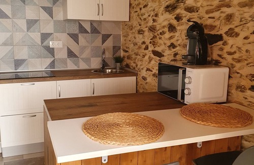 Torrejon El Rubio Apartment | Enchanting Loft Near Monfrague National Park - 10/10 Rating