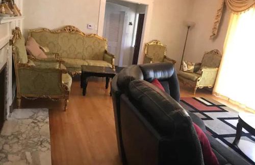 North of Montana House | Prime Beachfront Retreat with Family and Pet Amenities