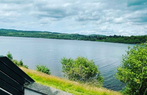 Portsonachan Apartment | Scenic Loch-side Apartment with Family and Pet-Friendly Perks