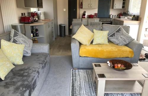 Hastings Resort | Charming Holiday Home Hasting: Pet Friendly with Pool & Hot Tub
