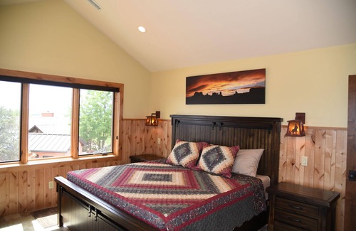 Kanab Cabin | Inviting Lodge in Kanab, UT with Pool and Spa Amenities