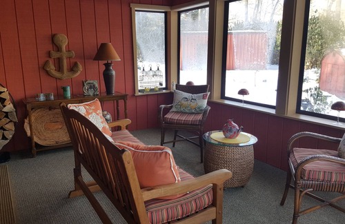 East Brady House | Ideal Lodge on the Allegheny River with Pool & Ocean Views