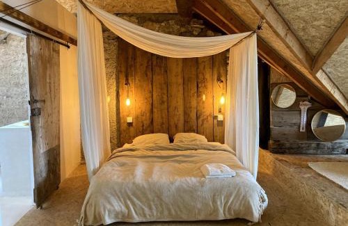 Entraunes Ski Chalet | Beautiful Loft in old Barn