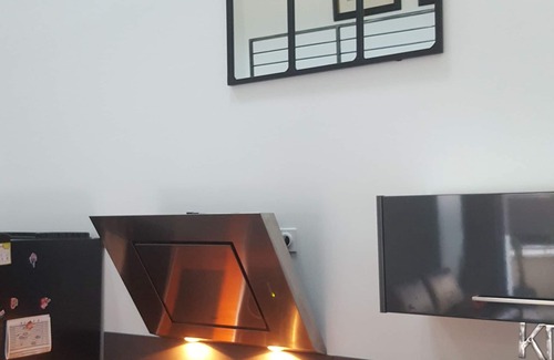 Montelimar House | Modern Loft Near City Center with Spa & Breakfast Included