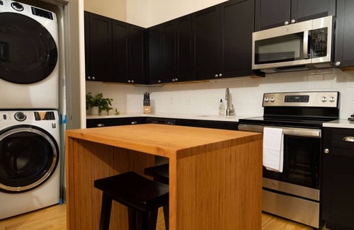 Roanoke Apartment | Ideal One-Bedroom Loft Steps from Downtown Roanoke