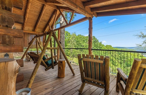 Sylvan Shores Cabin | Scenic Log Cabin with Breathtaking Beaver Lake Views