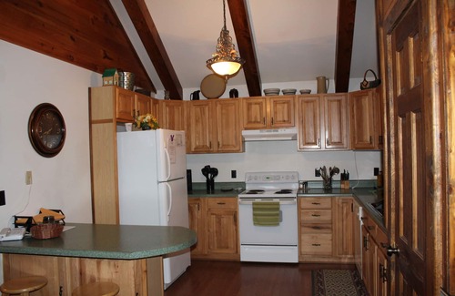 Jamestown Cabin | Idyllic Log Cabin with Horse Stalls near Big South Fork