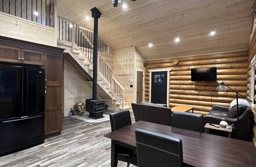Okanagan-Similkameen Cabin | Idyllic Log Cabin Just Minutes from Osprey Lake
