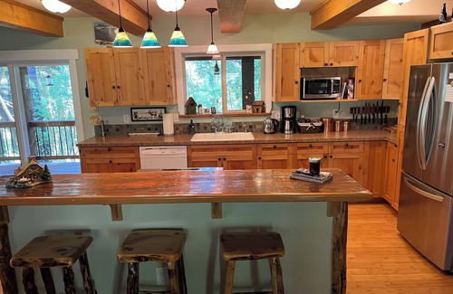 McCall Cabin | Cozy Log House Near McCall with Oceanfront Views