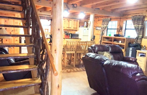 Nogal Cabin | Enchanting Log Cabin by Nogal Canyon Creek: 10/10 Rated Stay