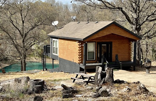 Afton Cabin | Inviting Log Cabin with Lake Access and Spa Amenities