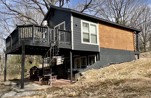 Afton Cabin | Inviting Log Cabin with Lake Access and Spa Amenities