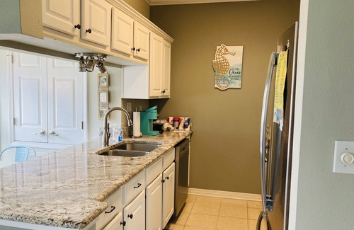 Long Beach Condo | Ocean View Long Beach Condo: Guest Rated 10/10!