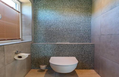 De Koog Villa | Elegant Villa Retreat in Den Burg - Pet & Child Friendly