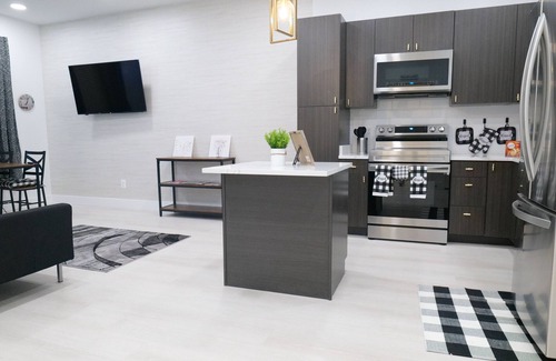 Fells Point Apartment | Prime Luxury Apartment in Fells Point - Guest Rated 10/10
