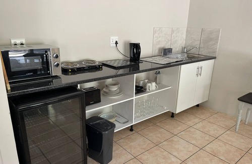 Strand Cabin | Tranquil Apartment with Ocean View, 10 Min from Beach