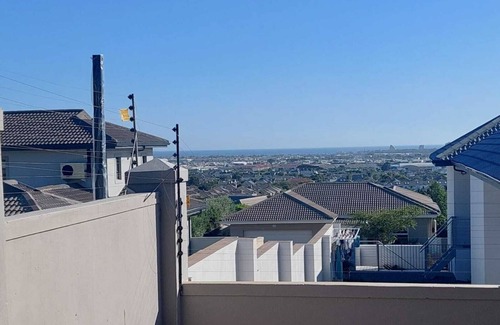 Strand Cabin | Tranquil Apartment with Ocean View, 10 Min from Beach